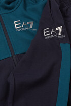 طقم بدلة رياضية بتصميم مقسم بألوان وشعار الماركة